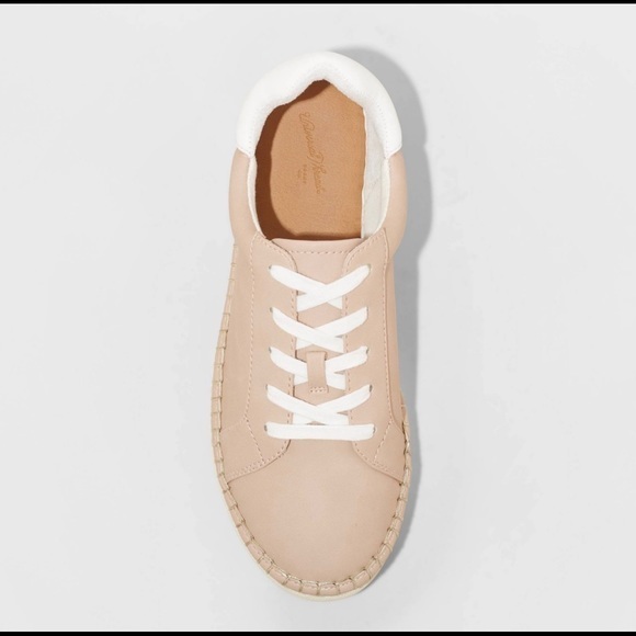 Universal‎ Thread Women's Sneakers size 9.5 - Picture 3 of 3